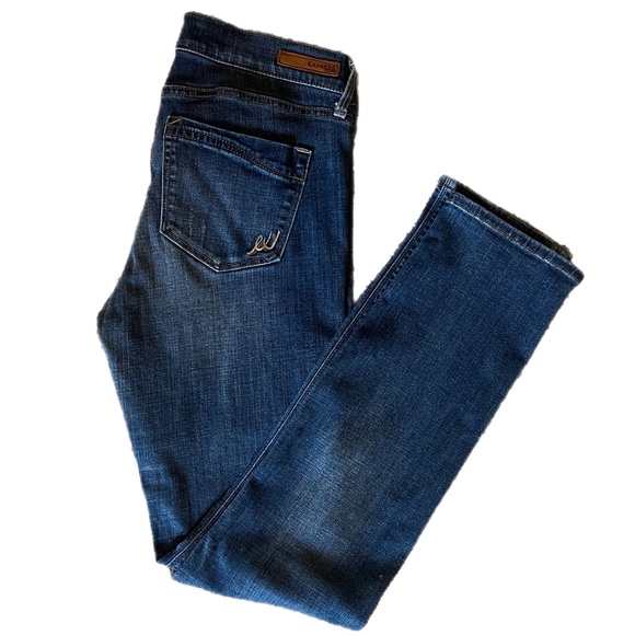 Express Performance Stretch Skinny Mid Rise Jeans. Medium Wash. Sz 8-R. EUC!